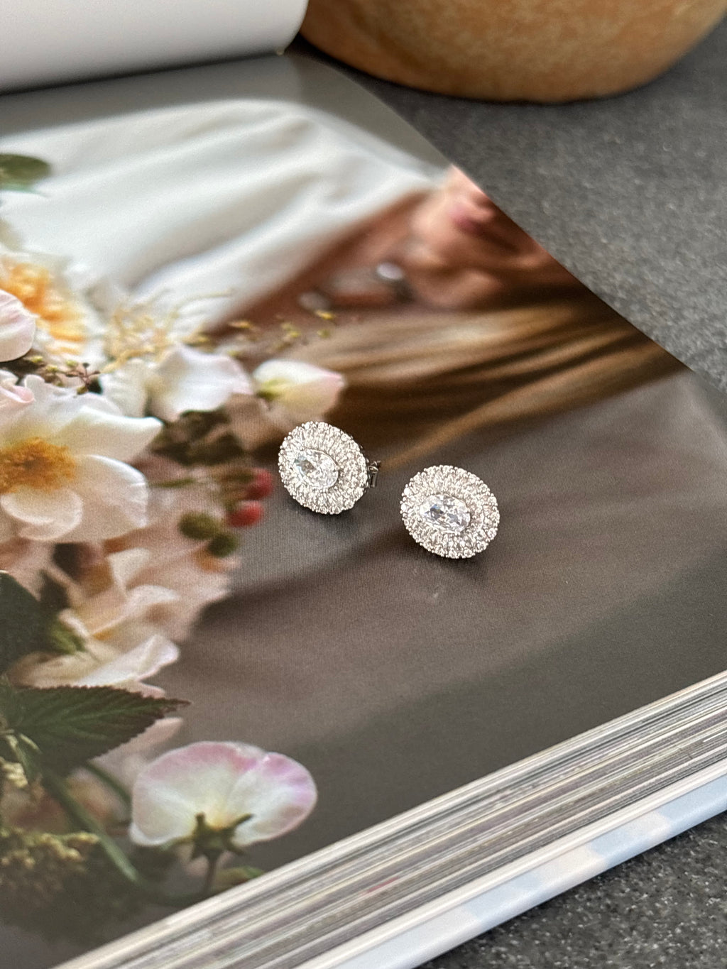 Ovalis Diamond Set Necklace