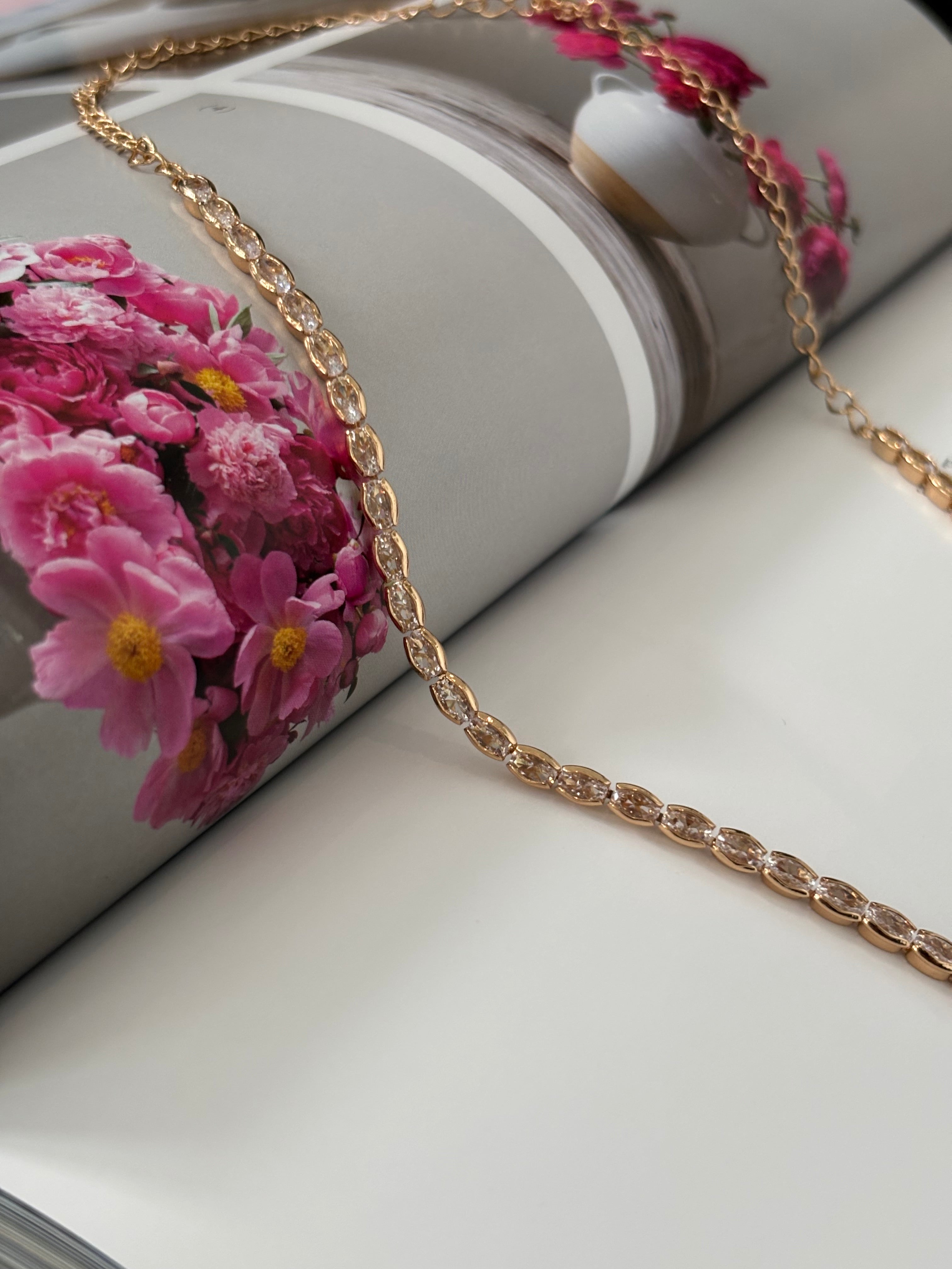 Choker Necklace Diamond Gold - Liora