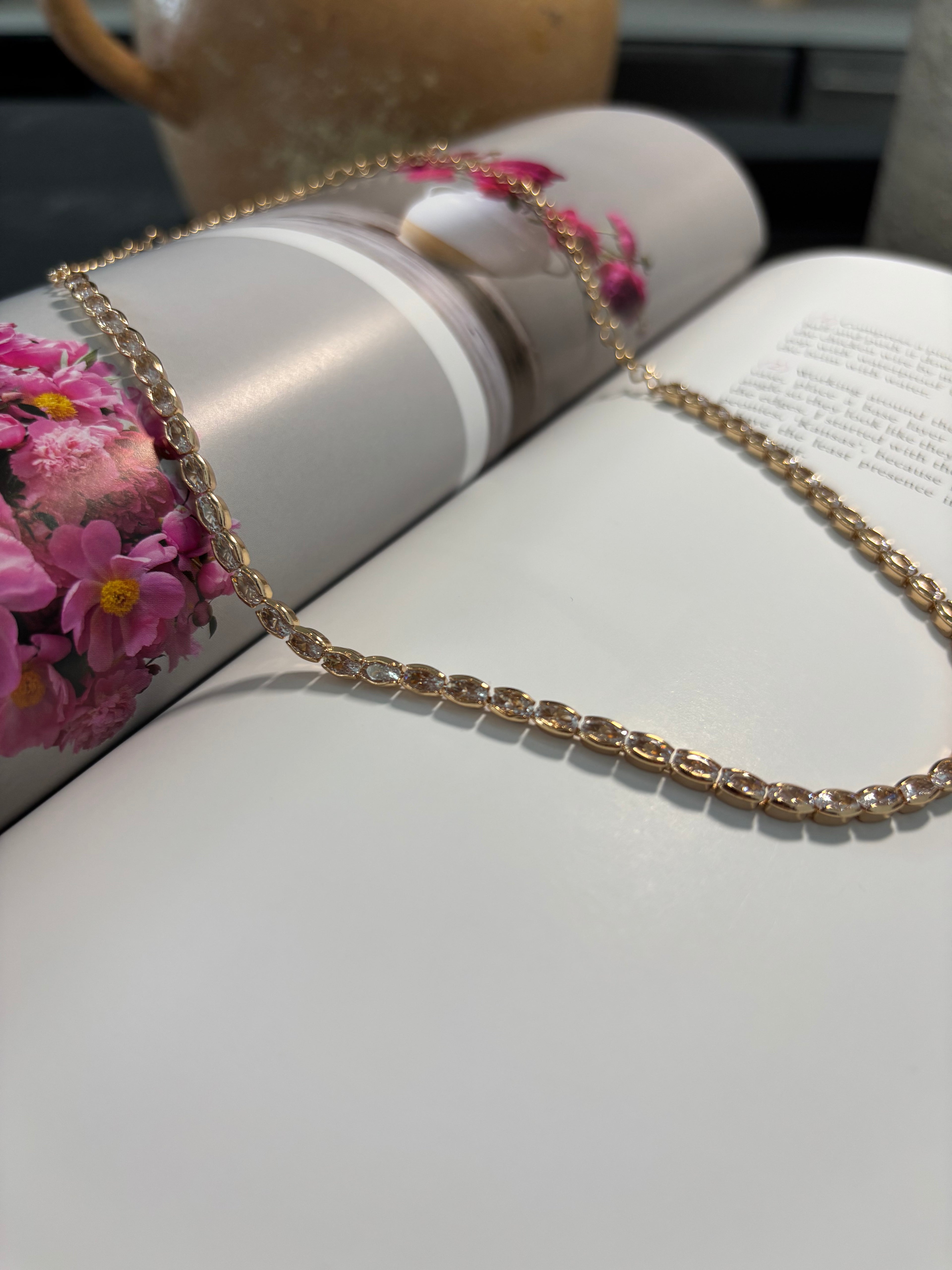 Choker Necklace Diamond Gold - Liora