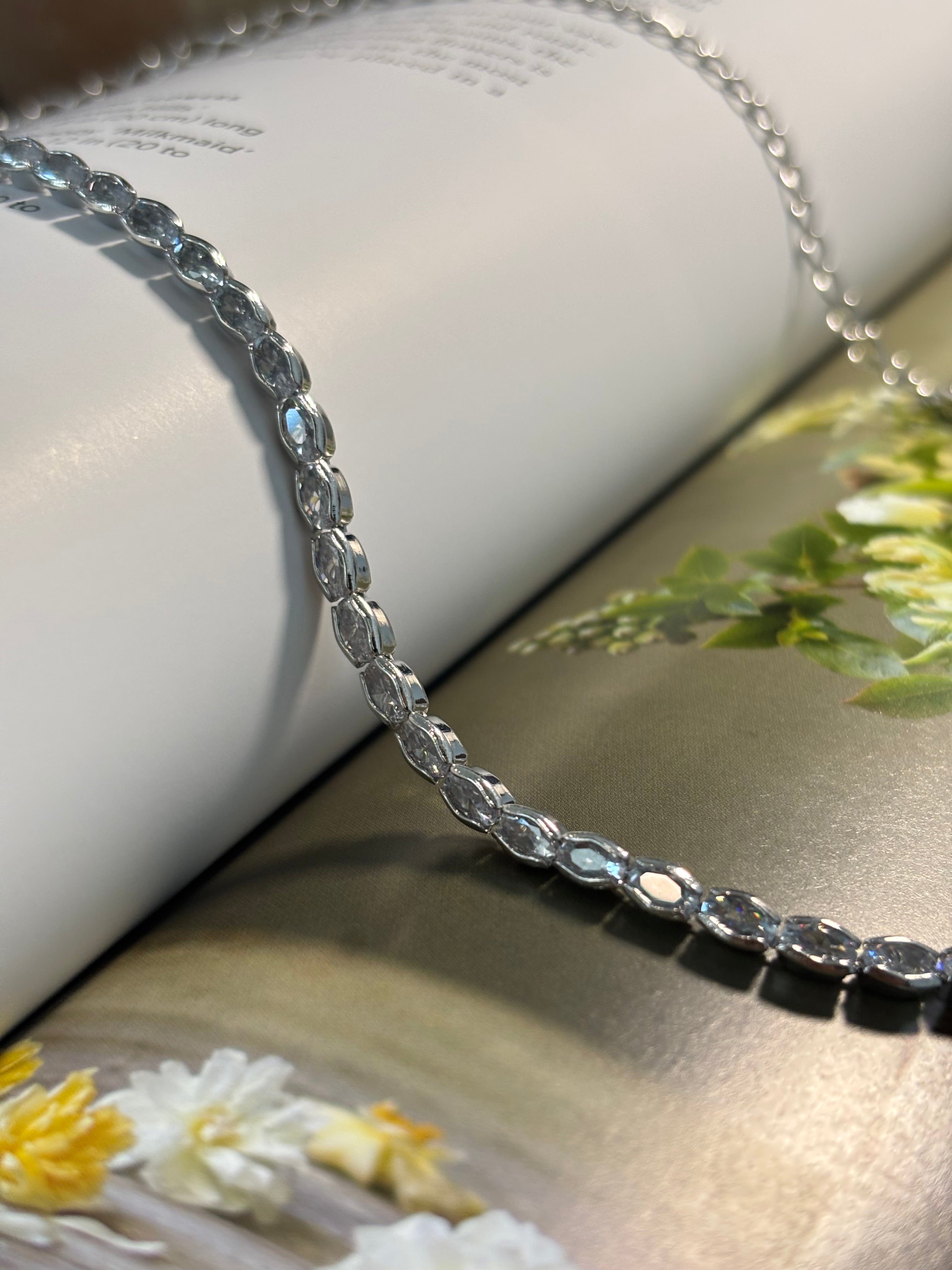 Choker Necklace Diamond - Liora